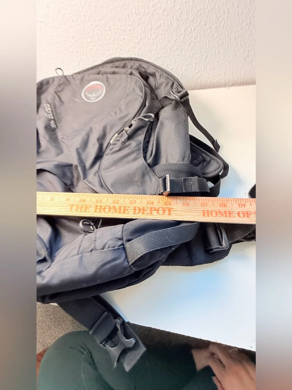 Osprey Ozone 46 Day Black Travel Backpack Carry On Hiking Laptop Bag